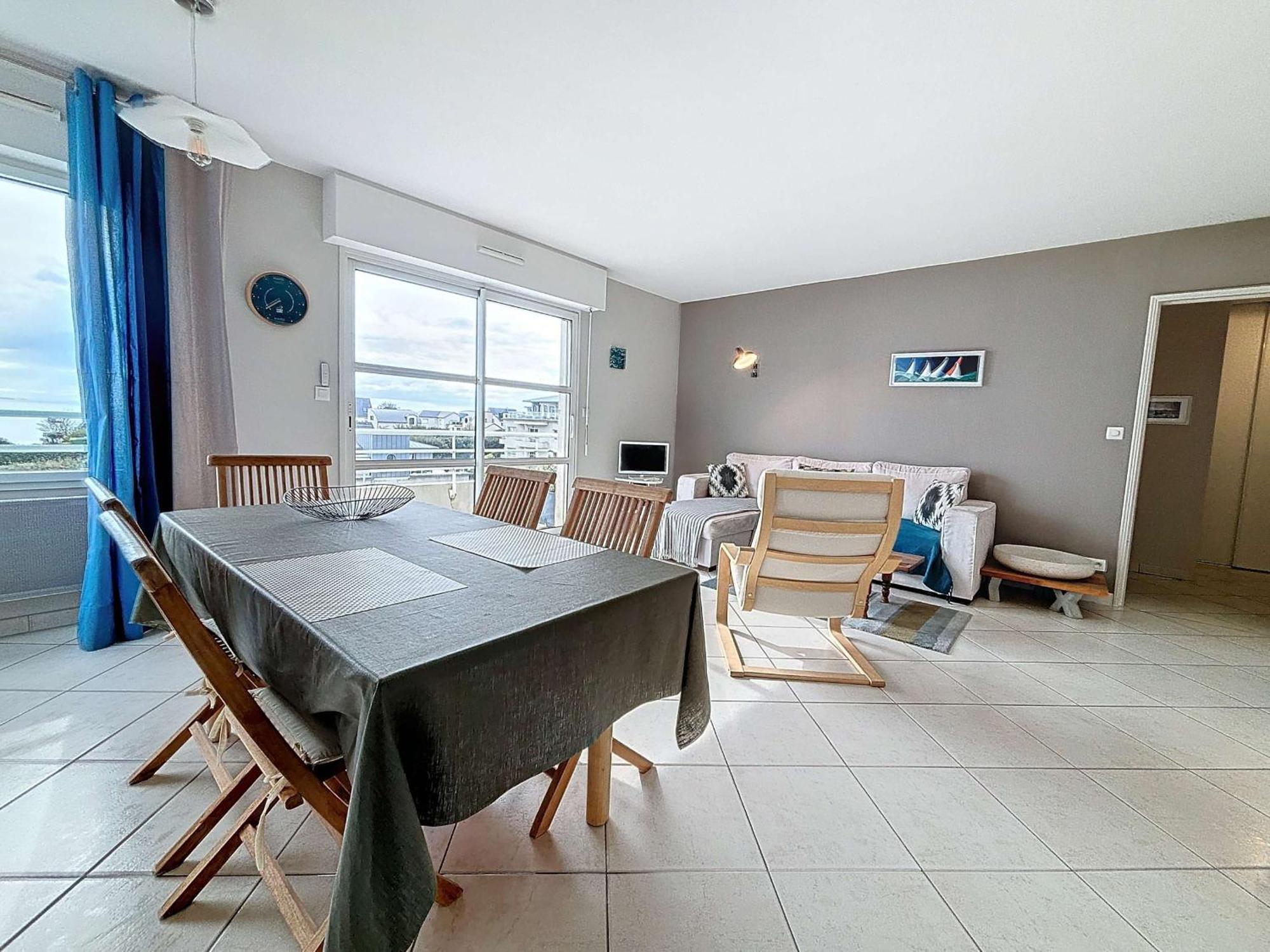 Appartement A 300M De La Plage Avec Balcon Et Parking A Granville - Fr-1-361-17 Kültér fotó